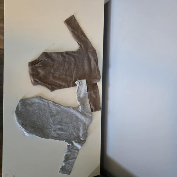 NWOT Carters Long Sleeve Onesie Set of 2 - Picture 6 of 6